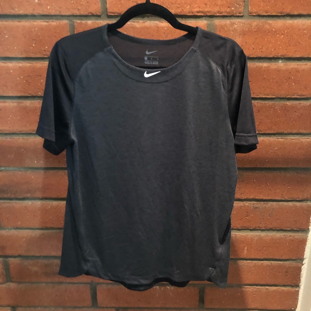 Nike Short Sleeve Softball Mesh Practice Shirt Women's Medium Black AV6695-010